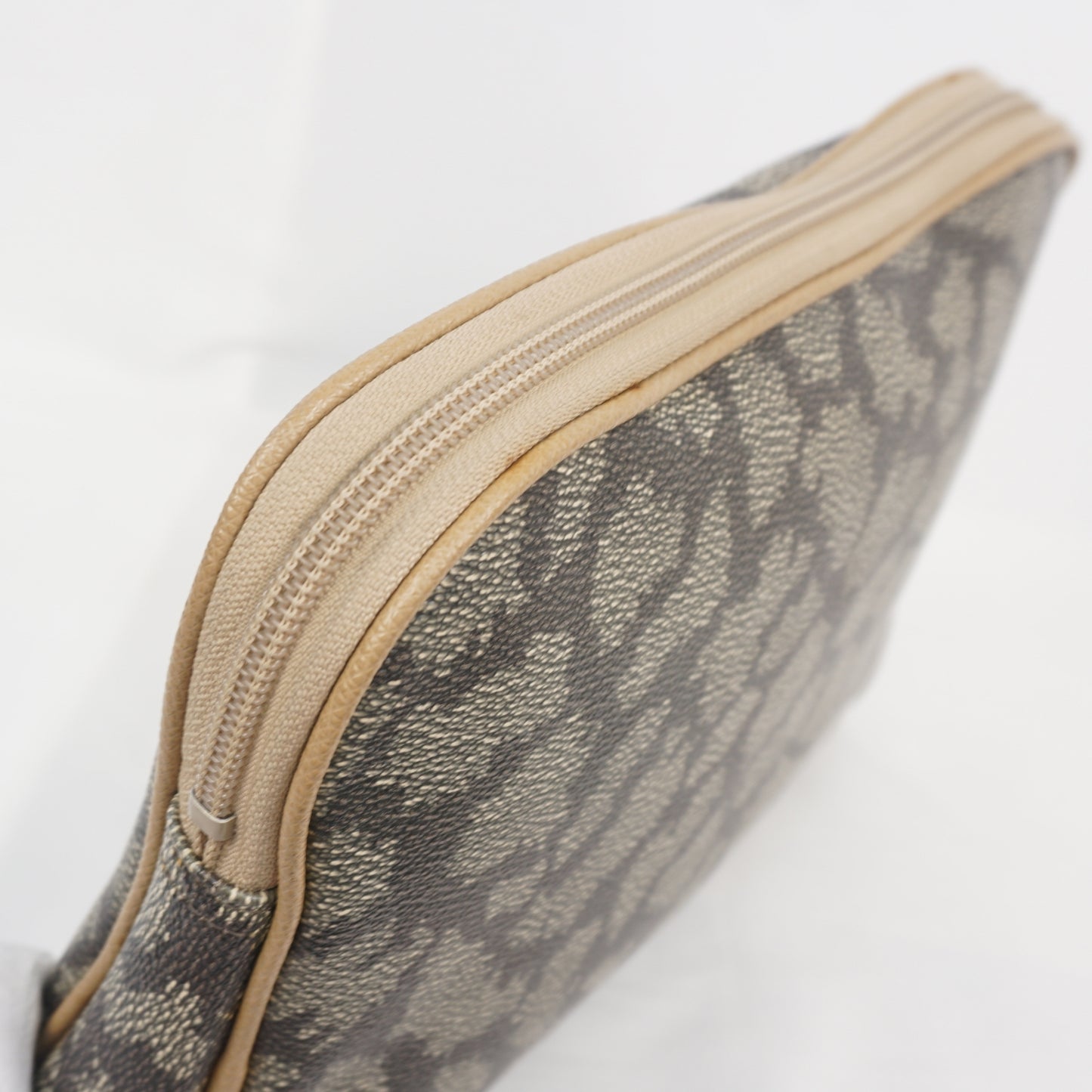 イヴサンローラン レオパード 総柄 PVC クラッチ セカンドバッグ ヴィンテージ 希少モデル グレー系 Yves Saint Laurent YSL B26G758