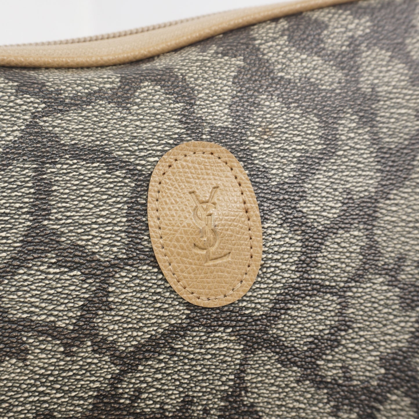 イヴサンローラン レオパード 総柄 PVC クラッチ セカンドバッグ ヴィンテージ 希少モデル グレー系 Yves Saint Laurent YSL B26G758